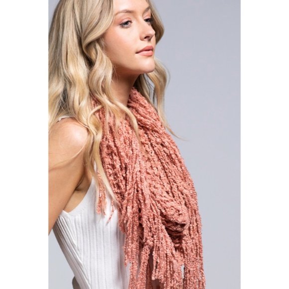 Blush Pink Net Boucle Yarn Fringe Winter Fall Casual Women's Scarf - Picture 2 of 3